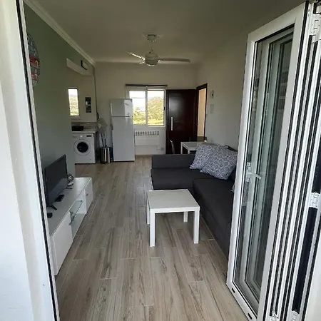 Horizon Bay 1 Bedroom With Communal Pool Apartment *