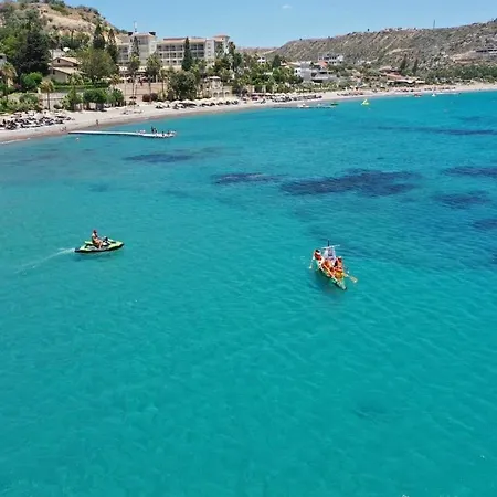 Horizon Bay 1 Bedroom With Communal Pool Apartment *