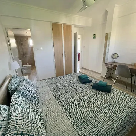 Horizon Bay 1 Bedroom With Communal Pool Apartment *